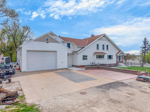 Photo of S25W27133 Rocky Hills Ct, Waukesha, WI 53188 (MLS # 1959490)