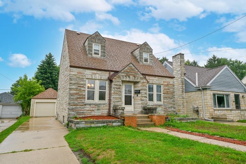 Photo of 1828 E Eden Pl, Saint Francis, WI 53235 (MLS # 1976062)