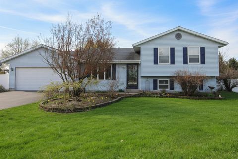 Photo of 304 Aspen Ct, Delavan, WI 53115 (MLS # 1958175)