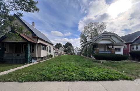 Photo of 4024 N 19th St, Milwaukee, WI 53209 (MLS # 1955870)