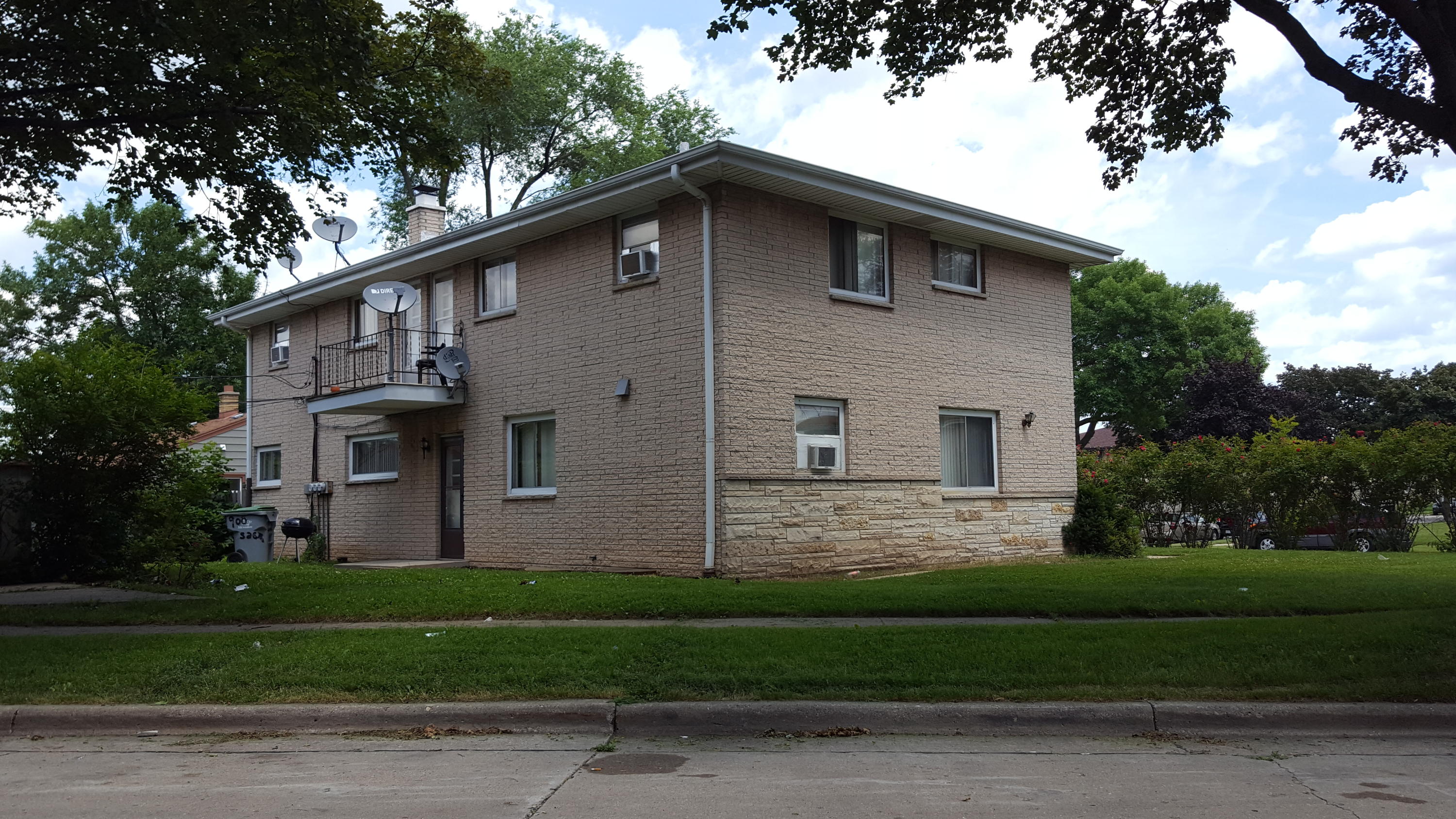 Milwaukee, Wisconsin 53225, United States, 3 Bedrooms Bedrooms, ,2 BathroomsBathrooms,Residential,Active,21857