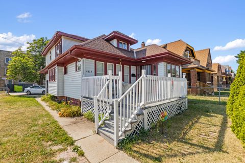 Photo of 4439 N 27th St, Milwaukee, WI 53209 (MLS # 1972327)