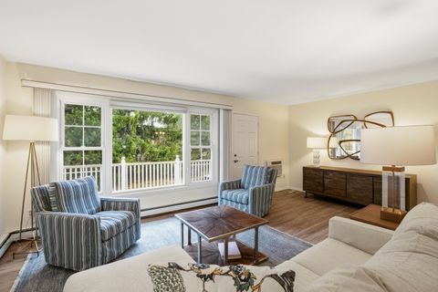 Photo of 524 Laurel Lake Rd, Thiensville, WI 53092 (MLS # 1953099)