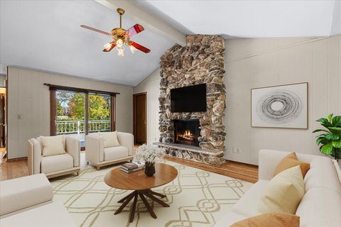 Photo of 5810 S Balmoral Dr, New Berlin, WI 53146 (MLS # 1941033)