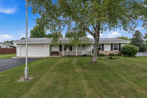 Photo of W154N6431 Marvel Dr, Menomonee Falls, WI 53051 (MLS # 1975443)