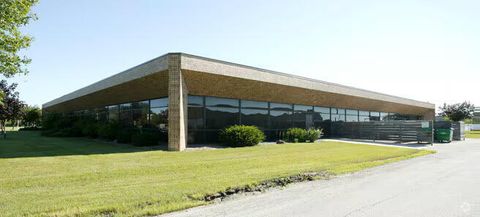 Photo of 7630 S 10th St, Oak Creek, WI 53154 (MLS # 1951436)