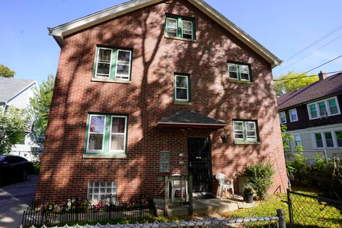 Photo of 112 E Townsend St, Milwaukee, WI 53212 (MLS # 1939619)