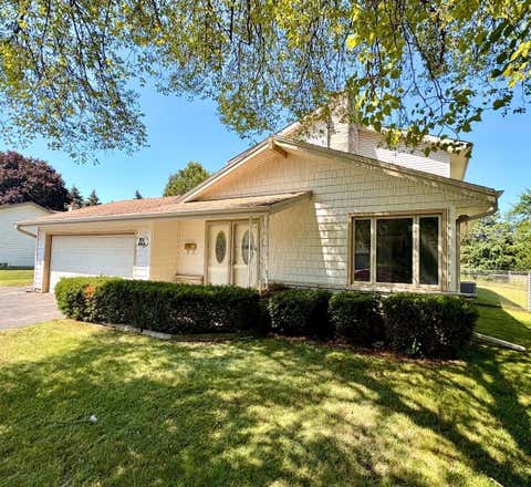 Photo of W174N9459 Devon Wood Rd, Menomonee Falls, WI 53051 (MLS # 1976547)