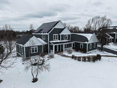Photo of 11945 N Sandhill Cir, Mequon, WI 53092 (MLS # 1954364)