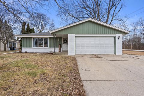 Photo of 1835 Manistique Ave, South Milwaukee, WI 53172 (MLS # 1915590)
