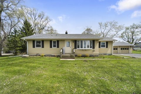 Photo of W229S8610 Big Bend Dr, Big Bend, WI 53103 (MLS # 1960155)