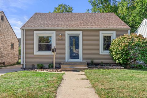 Photo of 2649 S Fulton St, Milwaukee, WI 53207 (MLS # 1938435) Photo of 2649 S Fulton St, Milwaukee, WI 53207 (MLS # 1938435)