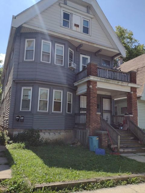 Photo of 2471-2473 W Keefe Ave, Milwaukee, WI 53206 (MLS # 1946891)