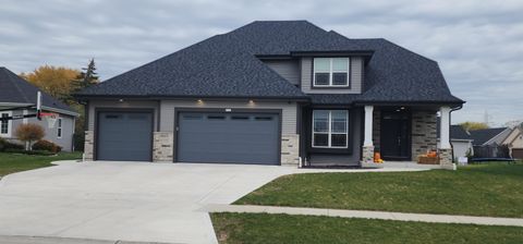 Photo of 9334 S Arbor Creek Dr, Oak Creek, WI 53154 (MLS # 1942102)