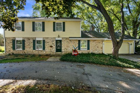 Photo of 8021 W Evergreen Rd, Mequon, WI 53097 (MLS # 1954620)