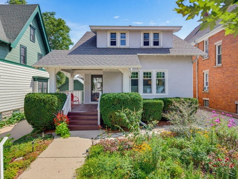 Photo of 2006 N 48th St, Milwaukee, WI 53208 (MLS # 1977372)