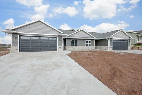 Photo of 2508 Stoney Brook Ct, Manitowoc, WI 54220 (MLS # 1939524)