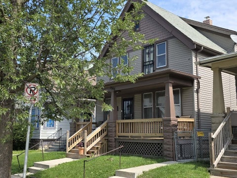 Photo of 3566 N 11th St, Milwaukee, WI 53206 (MLS # 1978556)