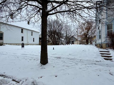 Photo of 2127 N 1st St, Milwaukee, WI 53212 (MLS # 1944991)