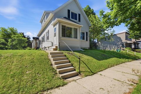 Photo of 1035 E Potter Ave, Milwaukee, WI 53207 (MLS # 1968703)