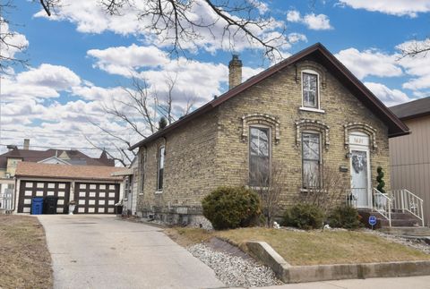 Photo of 1431 Erie St, Racine, WI 53402 (MLS # 1952543)