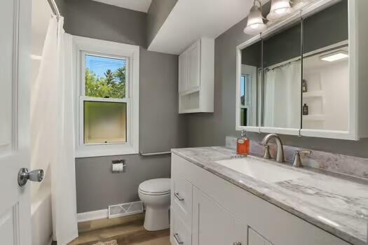 Pleasant Prairie, Wisconsin 53142, United States, 3 Bedrooms Bedrooms, ,2 BathroomsBathrooms,Residential,Active,189532