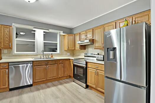 Pleasant Prairie, Wisconsin 53142, United States, 3 Bedrooms Bedrooms, ,2 BathroomsBathrooms,Residential,Active,189532