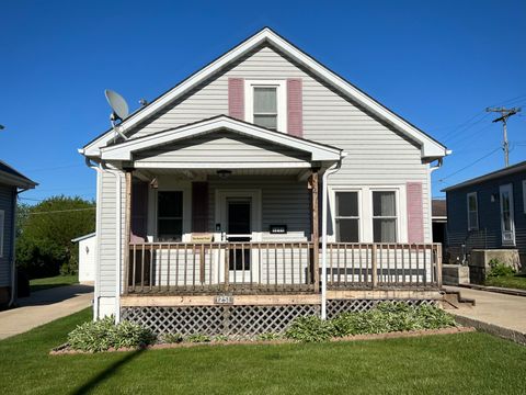 Photo of 1251 Illinois St, Racine, WI 53405 (MLS # 1963497)