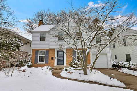 Photo of 438 Shoreland Dr, Racine, WI 53402 (MLS # 1944578)