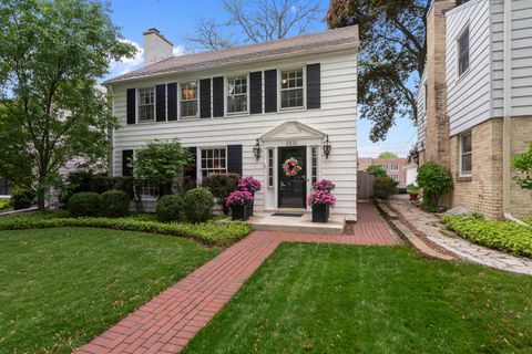 Photo of 5835 N Lake Dr, Whitefish Bay, WI 53217 (MLS # 1950576)
