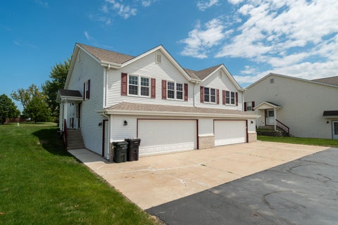 Photo of 203 S Nicholson Ave, South Milwaukee, WI 53172 (MLS # 1920096)