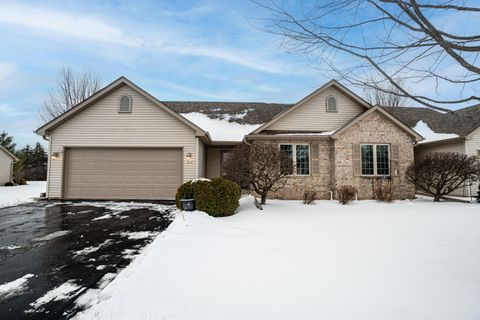 Photo of 5015 Kingdom Ct, Caledonia, WI 53402 (MLS # 1949773)