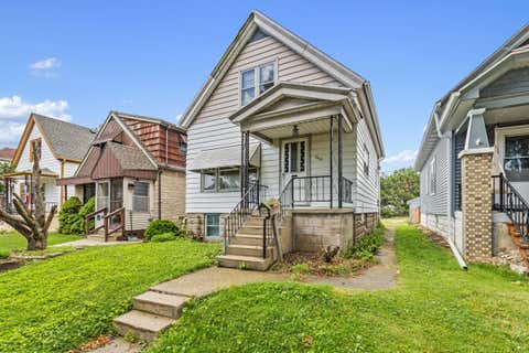 Photo of 3426 S 8th St, Milwaukee, WI 53215 (MLS # 1972355)