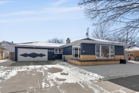 Photo of 2509 Saemann Ave, Sheboygan, WI 53081 (MLS # 1948645)