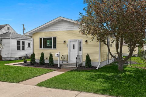 Photo of 2304 Denton St, La Crosse, WI 54601 (MLS # 1961218)