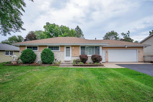 7726 N 49TH ST, BROWN DEER, WI 53223 - Image f2138a912dbca3df7a548e49019cd82e/2265292910