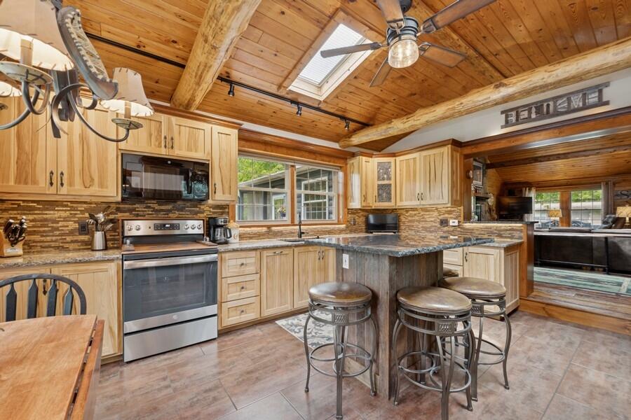 Linn, Wisconsin 53147, United States, 4 Bedrooms Bedrooms, ,2 BathroomsBathrooms,Residential,Active,146821