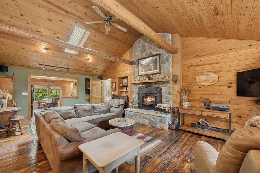 Linn, Wisconsin 53147, United States, 4 Bedrooms Bedrooms, ,2 BathroomsBathrooms,Residential,Active,146821