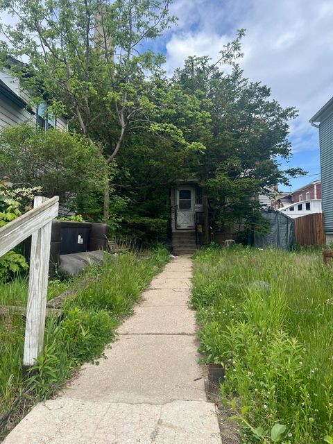 Photo of 132 E Rosedale Ave, Milwaukee, WI 53207 (MLS # 1963983)