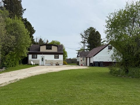 Photo of 1813 Washington Ave, Sheboygan, WI 53081 (MLS # 1963873)