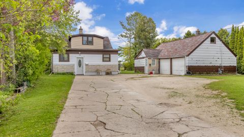 Photo of 1813 Washington Ave, Sheboygan, WI 53081 (MLS # 1963873)