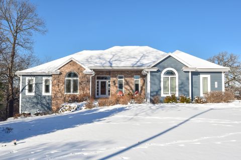 Photo of 732 River Reserve Dr, Hartland, WI 53029 (MLS # 1946251)
