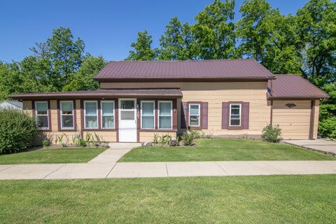 Photo of 130 South St, Lowell, WI 53557 (MLS # 1968276)