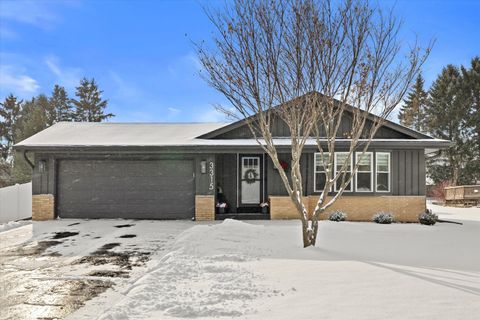 Photo of 3315 98th Pl, Pleasant Prairie, WI 53158 (MLS # 1947681)