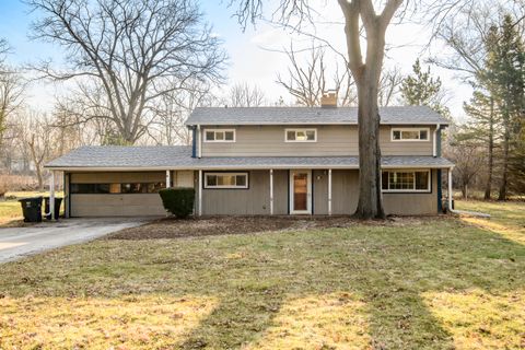 Photo of 888 Wildwood Pl, Oconomowoc, WI 53066 (MLS # 1955364)