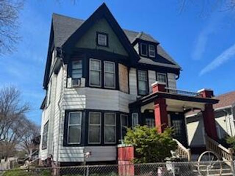 Photo of 2601-2603 N 9th St, Milwaukee, WI 53206 (MLS # 1957379)