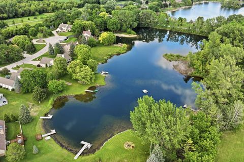Photo of S75W13802 Bluhm Ct, Muskego, WI 53150 (MLS # 1971545)