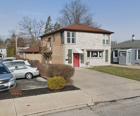 Photo of 2575 S 76th St, West Allis, WI 53219 (MLS # 1955186)