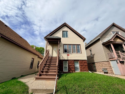 Photo of 2363 S 9th St, Milwaukee, WI 53215 (MLS # 1980938)
