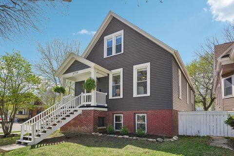 Photo of 2759 S Burrell St, Milwaukee, WI 53207 (MLS # 1958869)